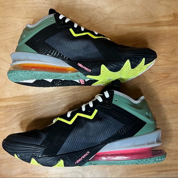 Nike LeBron 18 Space Jam - Picture 4 of 8